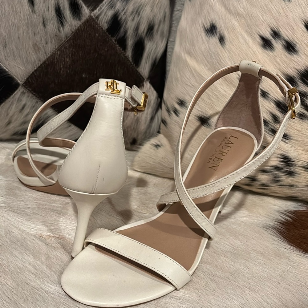 LAUREN RALPH LAUREN WOMEN PEEPED TOE HEELED PUMP. CROSSOVER ANKLE STRAP. 6.5 B